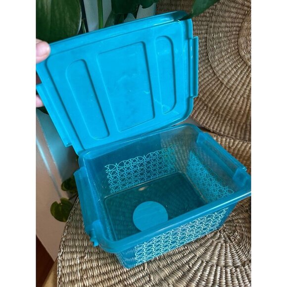Blue Plastic storage container - Picture 5 of 8